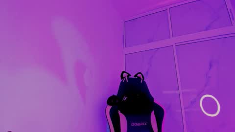 Snapshot of scarletblaze_ chatting on 05/06/26, 11:48 Scarlet online show from 05/06/26, 11:48