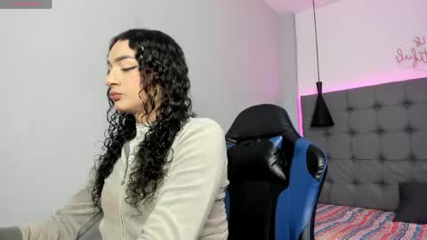 Snapshot of scarletcherry18 chatting on 05/26/26, 03:46 scarlet online show from 05/26/26, 03:46