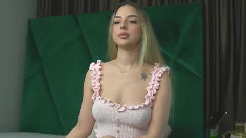 Scarlet online show from 11/04/25, 10:42