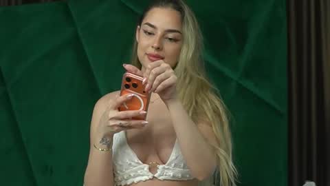 Scarlet online show from 12/04/25, 11:13