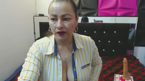 scarletglow1 online show from 01/10/25, 06:28