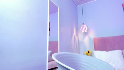 Scarlet  online show from 02/01/25, 07:05