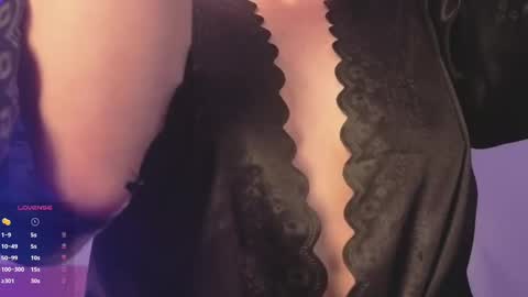 Scarlet  online show from 10/13/25, 04:45