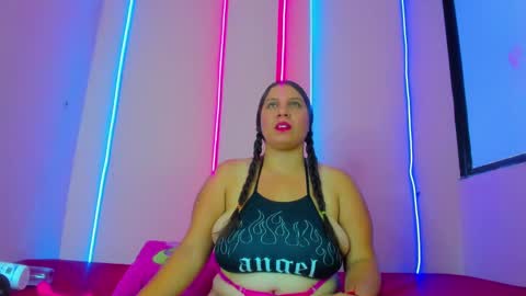 Snapshot of scarleth_blonde chatting on 12/21/24, 07:38 SCARLETH online show from 12/21/24, 07:38