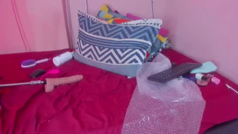 Snapshot of scarleth_blonde chatting on 01/18/25, 01:52 SCARLETH online show from 01/18/25, 01:52