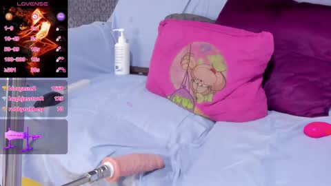 Snapshot of scarleth_blonde chatting on 03/10/25, 01:45 SCARLETH online show from 03/10/25, 01:45