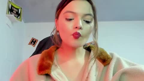 Snapshot of scarleth_owens1 chatting on 10/22/25, 06:35    online show from 10/22/25, 06:35