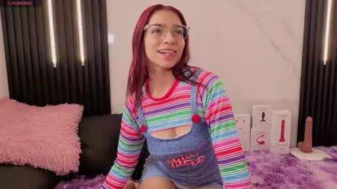 I am  Scarleth  Check mi profile online show from 10/18/25, 12:17