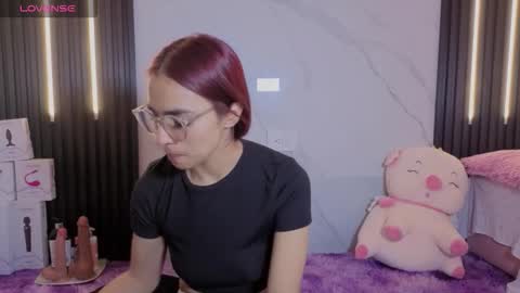 I am  Scarleth  Check mi profile online show from 11/06/25, 12:06