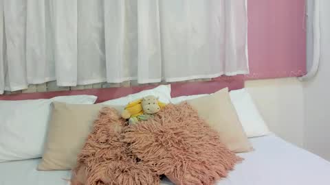 scarlet  online show from 11/26/25, 12:06