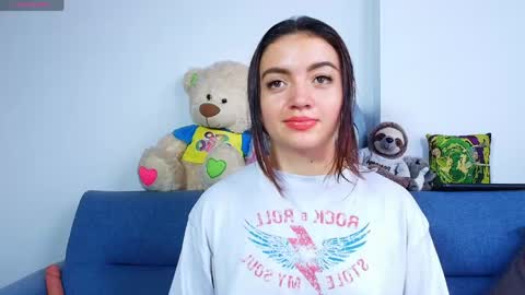 Scarlet online show from 04/17/26, 08:34