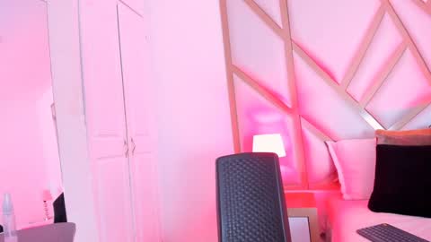 Scarlet online show from 12/04/24, 06:17