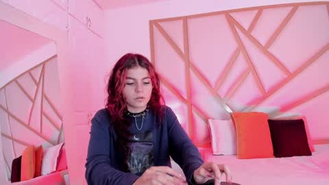 Scarlet online show from 12/31/24, 11:42