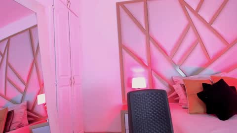 Scarlet online show from 01/04/25, 02:46