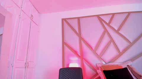 Scarlet online show from 01/04/25, 05:58