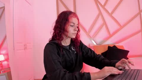 Scarlet online show from 01/07/25, 11:58