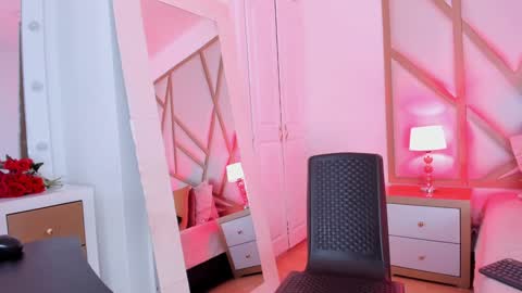 Scarlet online show from 01/11/25, 03:09