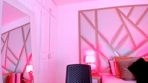 Scarlet online show from 02/08/25, 04:47