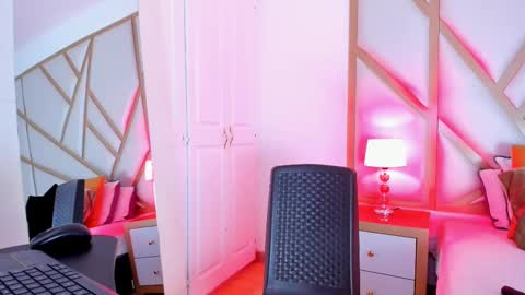 Scarlet online show from 02/10/25, 02:48