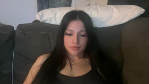 Snapshot of scarletskyee chatting on 06/24/26, 12:42 scarlet skyee online show from 06/24/26, 12:42