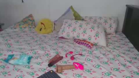 Snapshot of scarlett2310 chatting on 10/08/25, 11:08 scarlett online show from 10/08/25, 11:08