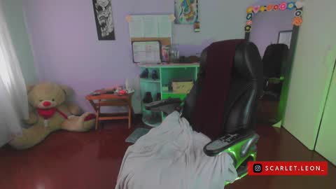 Snapshot of scarlett77_ chatting on 03/04/25, 02:53 Scarletland welcome online show from 03/04/25, 02:53