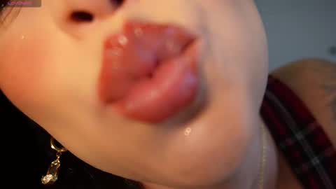 juli online show from 12/04/25, 09:56