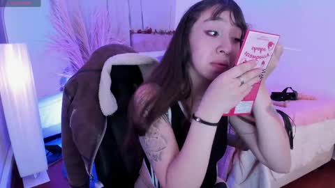 Snapshot of scarlett__cooper__ chatting on 05/07/26, 11:48 Scarlett online show from 05/07/26, 11:48