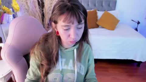Snapshot of scarlett__cooper__ chatting on 06/02/26, 11:45 Scarlett online show from 06/02/26, 11:45