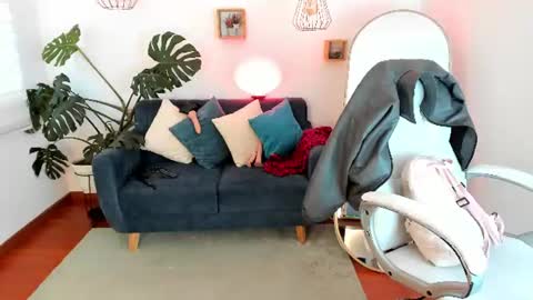 Snapshot of scarlett__cooper__ chatting on 06/18/26, 12:53 Scarlett online show from 06/18/26, 12:53