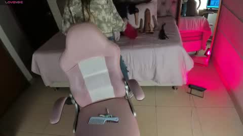 Snapshot of scarlett__cooper__ chatting on 07/21/26, 11:34 Scarlett online show from 07/21/26, 11:34