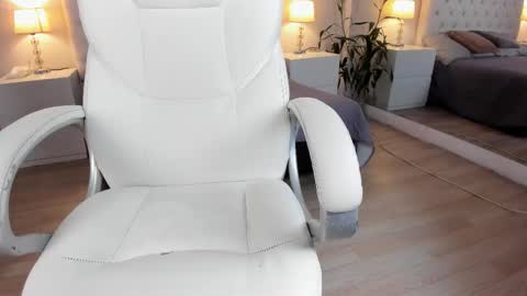 Bunny  online show from 12/15/25, 01:04