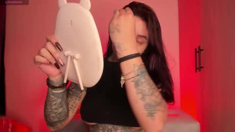 SCARLETT COLLINS online show from 11/24/25, 03:50