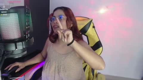 Snapshot of scarlett_grace_ chatting on 11/25/25, 05:40 scarlett online show from 11/25/25, 05:40