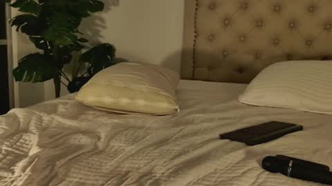 Scarlett Grand online show from 10/28/25, 05:00