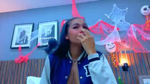 scarlett johansons online show from 11/05/25, 08:53