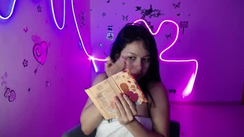 scarlett_mi online show from 04/01/26, 08:37