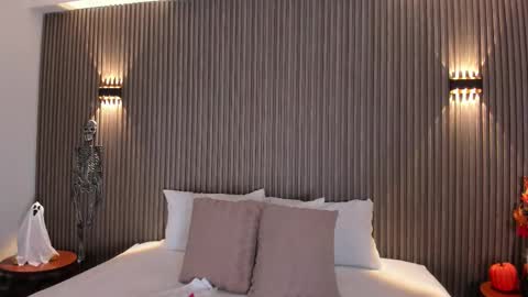 Mon to Sat 545pm to 1030pm col online show from 10/22/25, 11:15