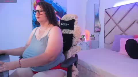 vanessa online show from 06/25/26, 07:51
