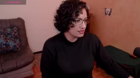 Snapshot of scarlett_sax chatting on 02/07/25, 02:19 Scarlett sax online show from 02/07/25, 02:19