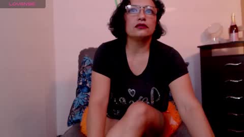 Snapshot of scarlett_sax chatting on 02/08/25, 01:43 Scarlett sax online show from 02/08/25, 01:43