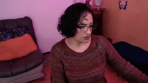 Snapshot of scarlett_sax chatting on 02/25/25, 01:30 Scarlett sax online show from 02/25/25, 01:30