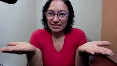 Snapshot of scarlett_sax chatting on 05/21/26, 11:12 Scarlett sax online show from 05/21/26, 11:12