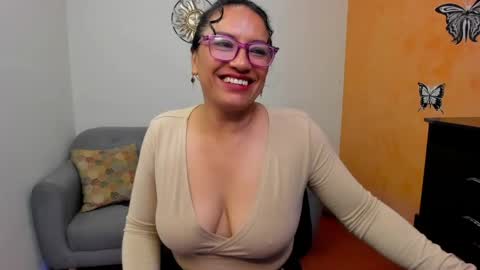 Snapshot of scarlett_sax chatting on 05/23/26, 11:31 Scarlett sax online show from 05/23/26, 11:31