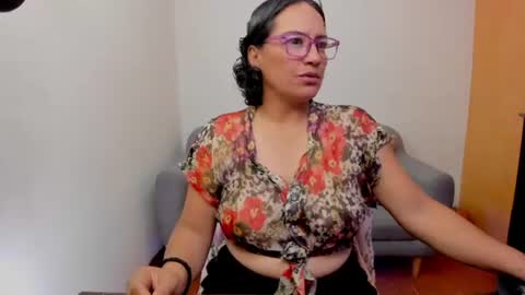 Snapshot of scarlett_sax chatting on 06/11/26, 11:47 Scarlett sax online show from 06/11/26, 11:47