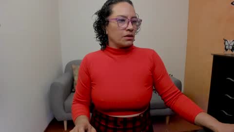 Snapshot of scarlett_sax chatting on 06/17/26, 11:16 Scarlett sax online show from 06/17/26, 11:16