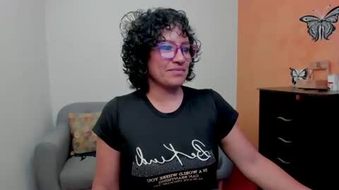 Snapshot of scarlett_sax chatting on 06/24/26, 08:41 Scarlett sax online show from 06/24/26, 08:41