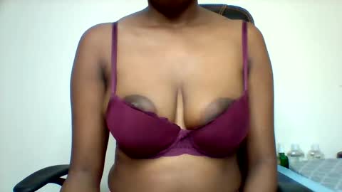 Snapshot of scarlett_shwanty chatting on 06/02/26, 03:52 Scarlett online show from 06/02/26, 03:52