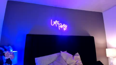 Scarlett online show from 04/15/26, 04:08