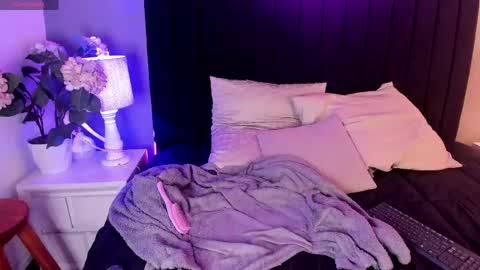 Scarlett online show from 04/16/26, 04:02